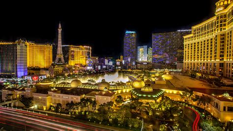 naked man in las vegas|New York man arrested in Las Vegas after attacking one.